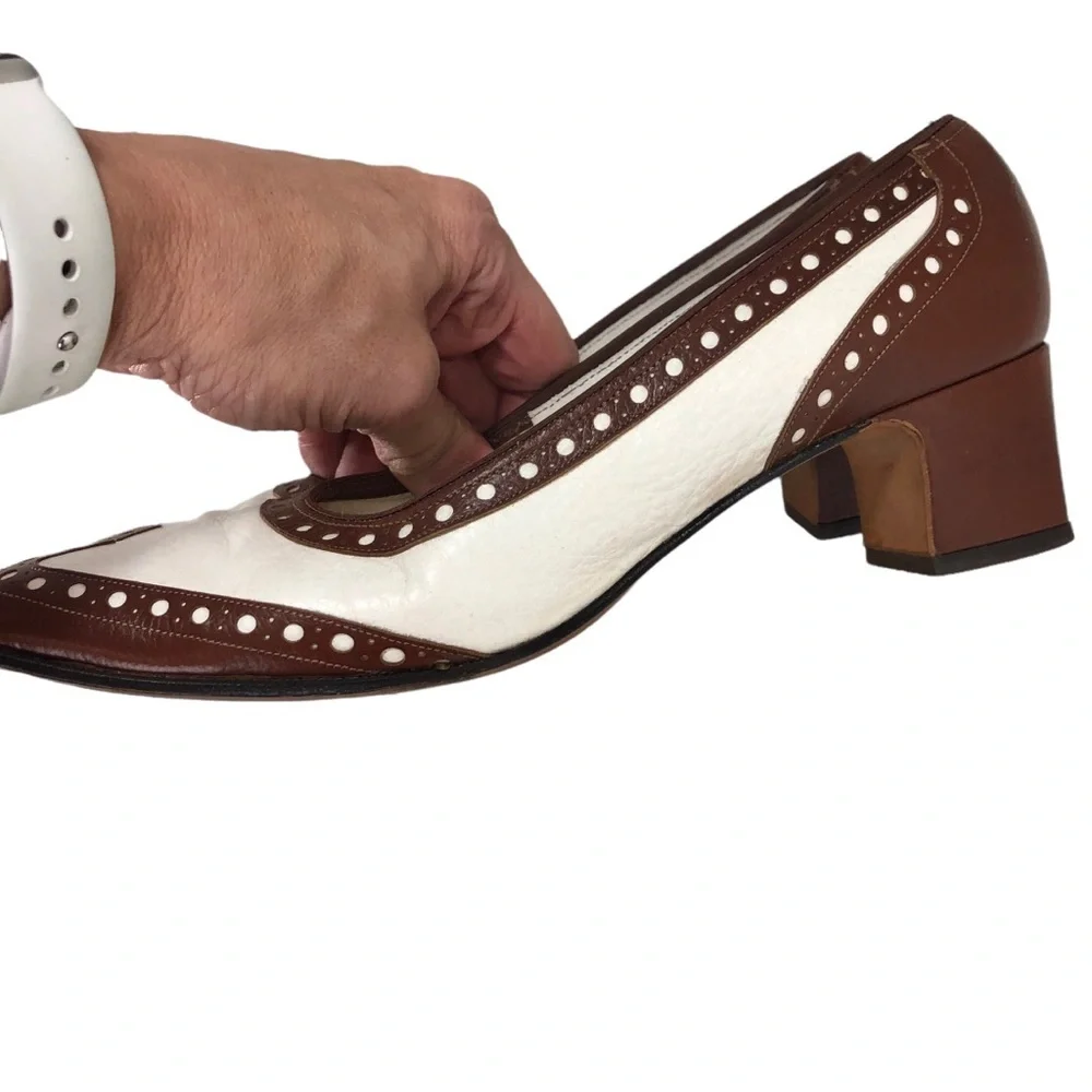Vintage Selby Tornado Toast Wingtip Toe Shoes Size 8 Brown and White